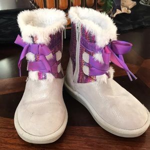 Disney Frozen Cozy Boots!! Super cute!